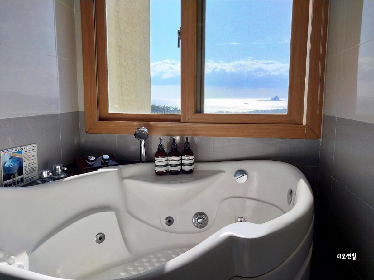Jeju The Ocean Hill Pension Seogwipo Exterior photo
